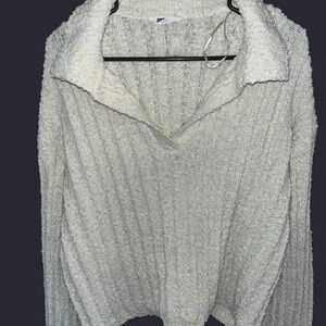 Double Zero Cream V-Neck Sweater